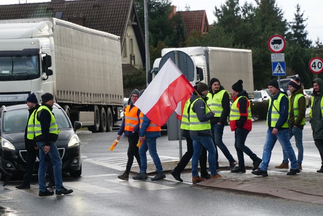 Rolnicy blokowali m.in. przejścia dla pieszych