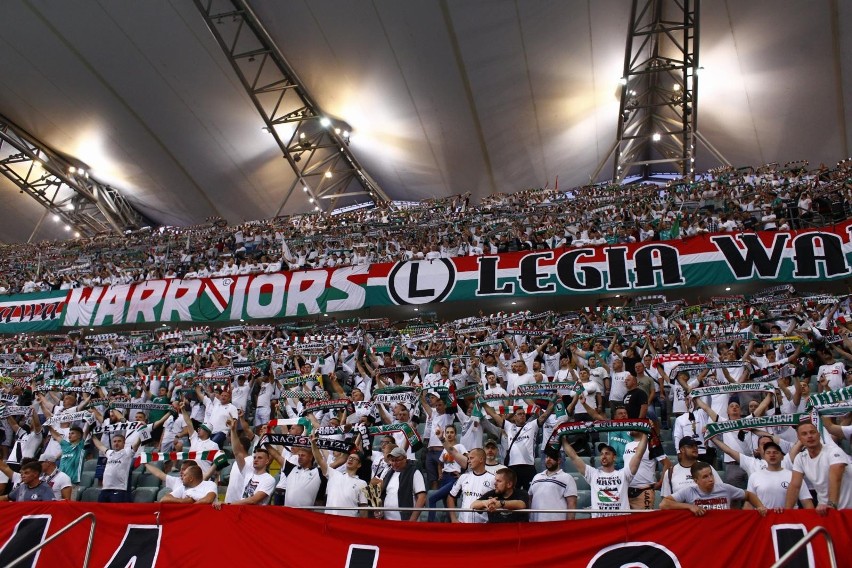 Legia Warszawa - Flora Tallin z trybun! Zobacz kibiców na meczu i znajdź siebie!