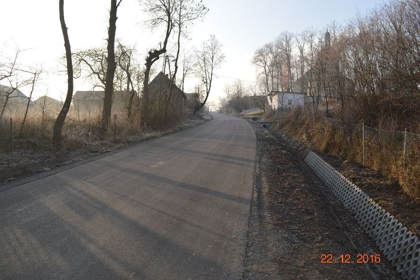 Kolejne remonty dróg w powiecie staszowskim zakończone