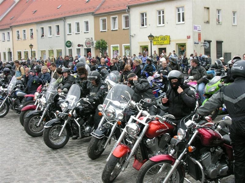 Zlot motocyklistów w Lewinie