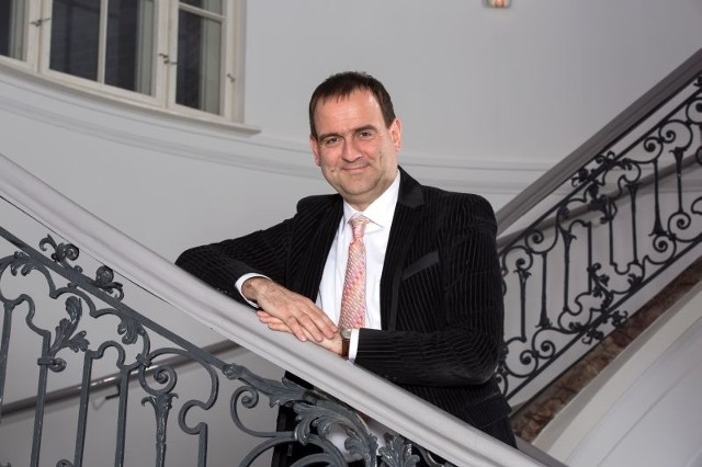 Prof. dr Alexander Woell zastąpił na stanowisku prezydenta Viadriny (to odpowiednik naszego rektora) dra Guntera Pleugera.