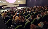 Wrocławskie szkoły zorganizowały w czasie lekcji wyjście do kina na polityczny film i spotkanie z sędzią Igorem Tuleyą