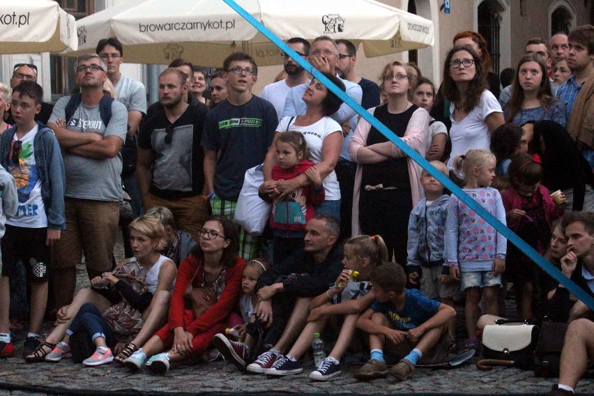  Carnaval Sztukmistrzów 2016 w Lublinie. Tłumy widzów w piątkowy wieczór (ZDJĘCIA)