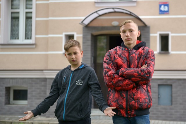 Aż strach pomyśleć, do jakiej tragedii mogło dojść dzisiejszej nocy w kamienicy przy Wileńskiej, gdyby nie 12-letni Oliwier Pagórek i 14-letni Kamil Kowgan.