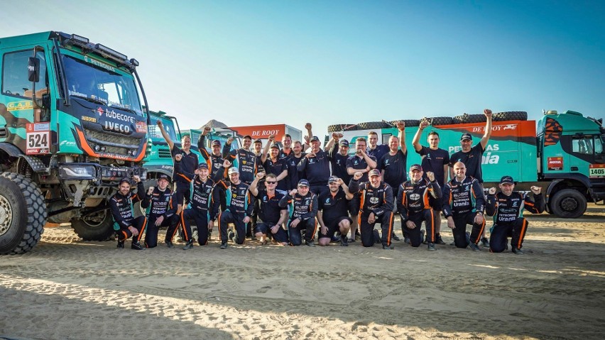 Darek Rodewald i jego team w Rajdzie Dakar 2022
