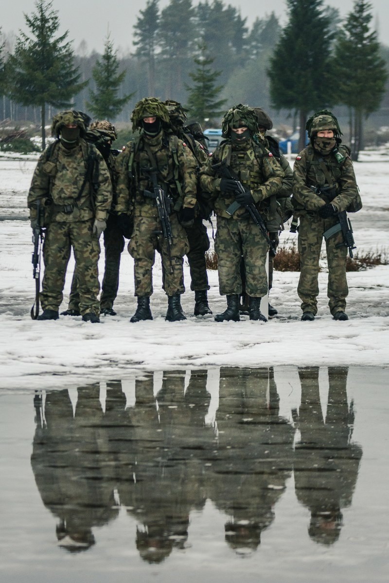 Kolejna grupa żołnierzy międzyrzecko-wędrzyńskiej brygady...