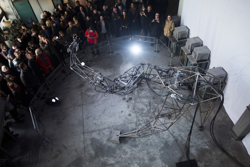 Odnowiona rzeźba cybernetyczna Senster do zobaczenia w Krakowie na AGH