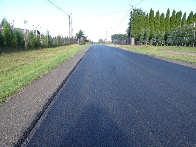 Droga w Magierowej Woli po pierwszym pracach remontowych.