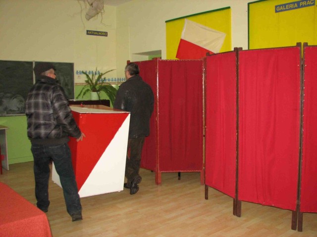 Do urn wyborczych w gminie Szczekociny trafiło zbyt mało kart do głosowania