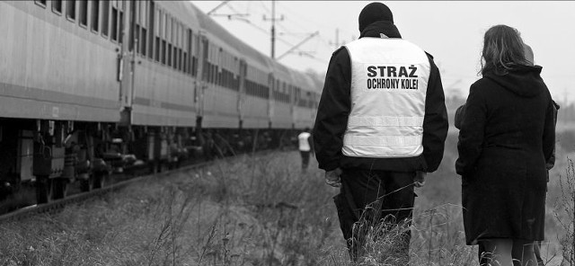 Wtorek, Stramnica pod Kołobrzegiem. Przez kilka godzin policjanci i prokuratorzy badali miejsce, w którym pieszy dostał się pod koła pociągu.