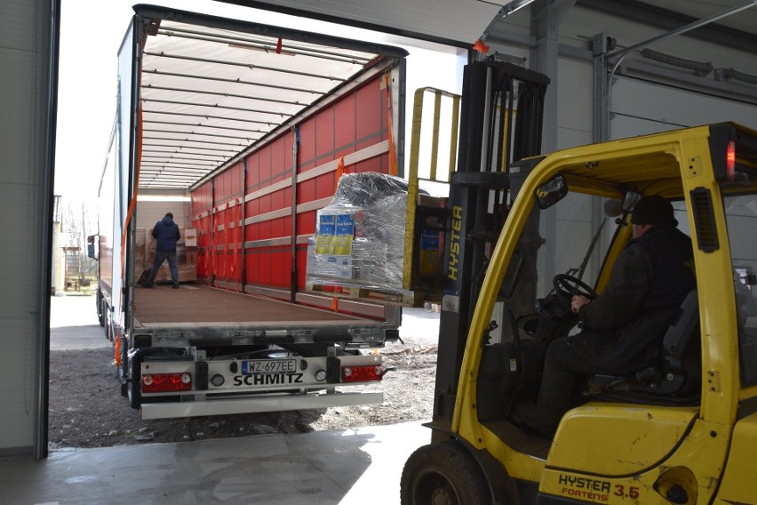 Transport darów wyruszył z Rypina na Ukrainę. W pomoc zaangażowały się lokalne firmy