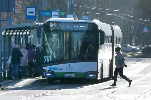 Taksówki nie będą wpuszczane też na niektóre place trwających budów, np. na ulicy Modrej.