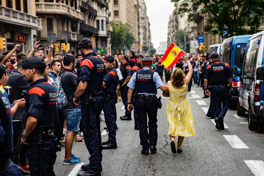 Hiszpania: Strajk generalny w Katalonii. Protesty przeciwko brutalności policji [ZDJĘCIA] [WIDEO]