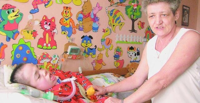 Dla Barbary Sosińskiej, mamy bliźniaków (na zdjęciu z Piotrem) zaświtała nadzieja, że uda się zatrzymać rozwój choroby