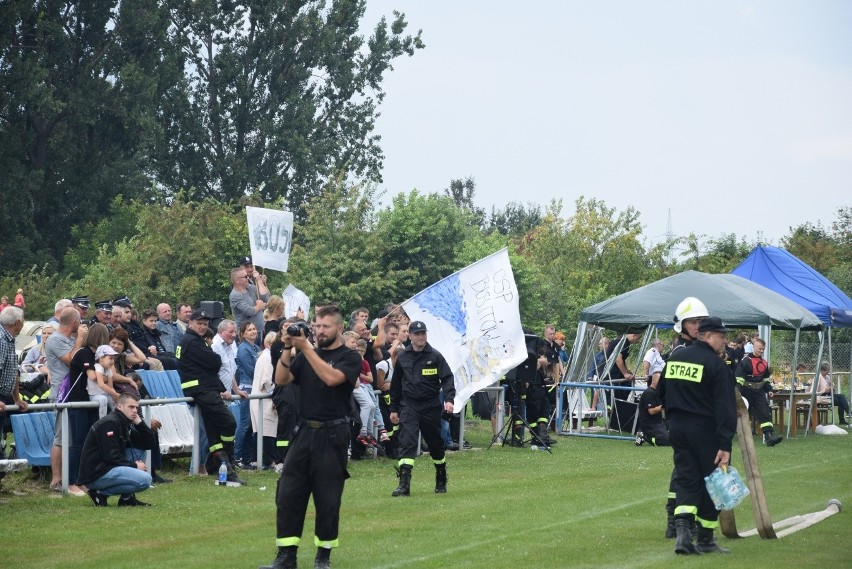 Bosutów i Poskwitów to najlepsze drużyny strażackie w powiecie krakowskim. Zawody sportowo-pożarnicze [ZDJĘCIA]