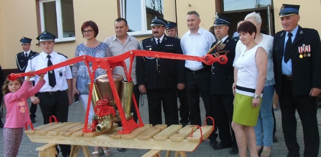 15 czerwca Ochotnicza Straż Pożarna w Czarncy dostała w prezencie odnowioną, ręczną pompę tłokową z początku XX wieku. 