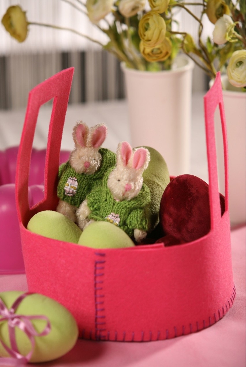 Święconka na Wielkanoc, czyli co włożyć do koszyczka. Co symbolizuje pokarm, który święcimy w Wielką Sobotę? 