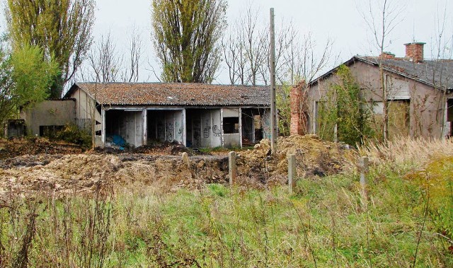 Działka w Szreniawie, z której dochodzą przykre zapachy