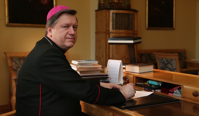 Mieczysław Z. został skazany za posługiwanie się podrobionym podpisem arcybiskupa Józefa Kupnego