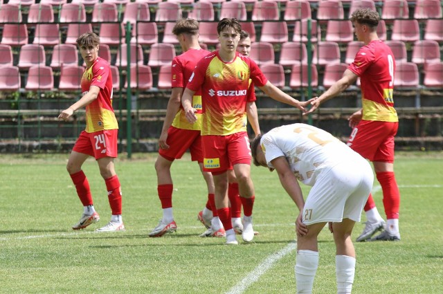Miłosz Strzeboński zdobył zwycięska bramkę dla Korony II Kielce w meczu z GKS Zio-Max Nowiny.