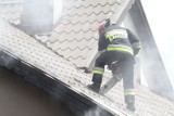Groźny pożar domu jednorodzinnego we Wrocławiu