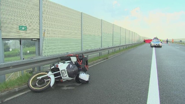 Motocyklista uderzył w barierkę na A4. Zginął na miejscu