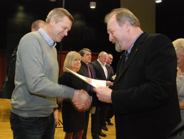 Wśród wyróżnionych kieleckich trenerów znalazł się między innymi szkoleniowiec Vive Tagów Kielce Bogdan Wenta, który otrzymał nagrodę z rąk przewodniczącego Rady Miasta Kielce Tomasza Boguckiego.