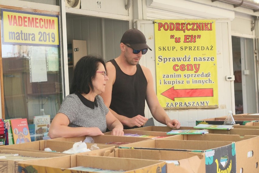 W grupie rodziców dzieci uczących się w szkołach...