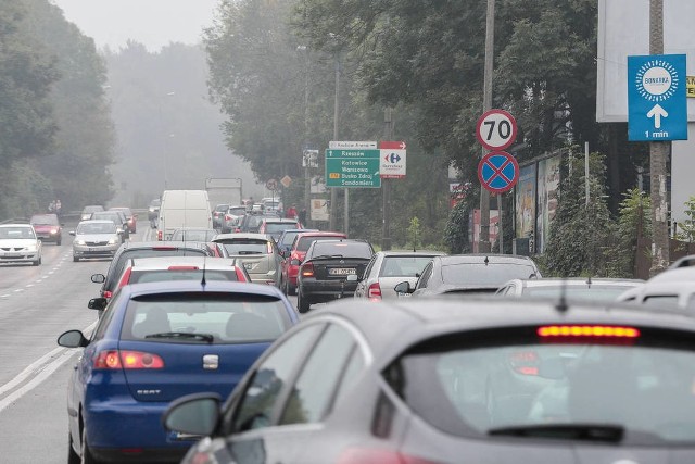 Zwiększony ruch samochodów potęguje krakowski smog