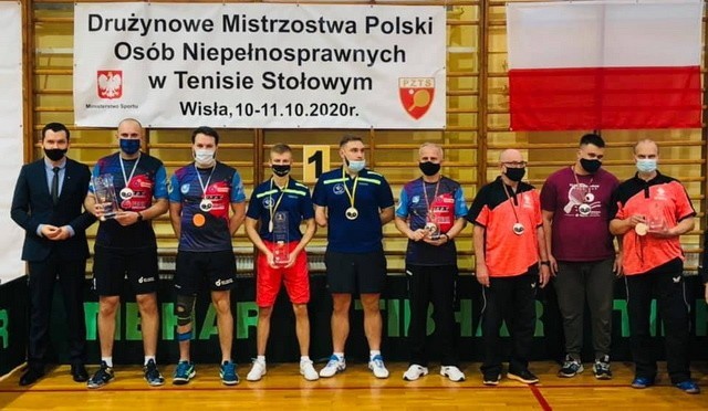 Niepełnosprawni pingpongiści zgarnęli dwa złote medale z mistrzostw Polski. Czytaj więcej na kolejnych slajdach. Posługuj się klawiszami strzałek, myszką lub gestami 