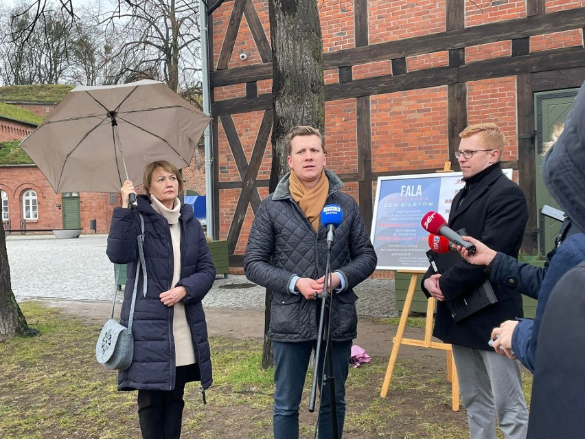 Gdańsk. Radni PiS protestują przeciwko "fali podwyżek". "Oczekujemy konkretnej odpowiedzi"