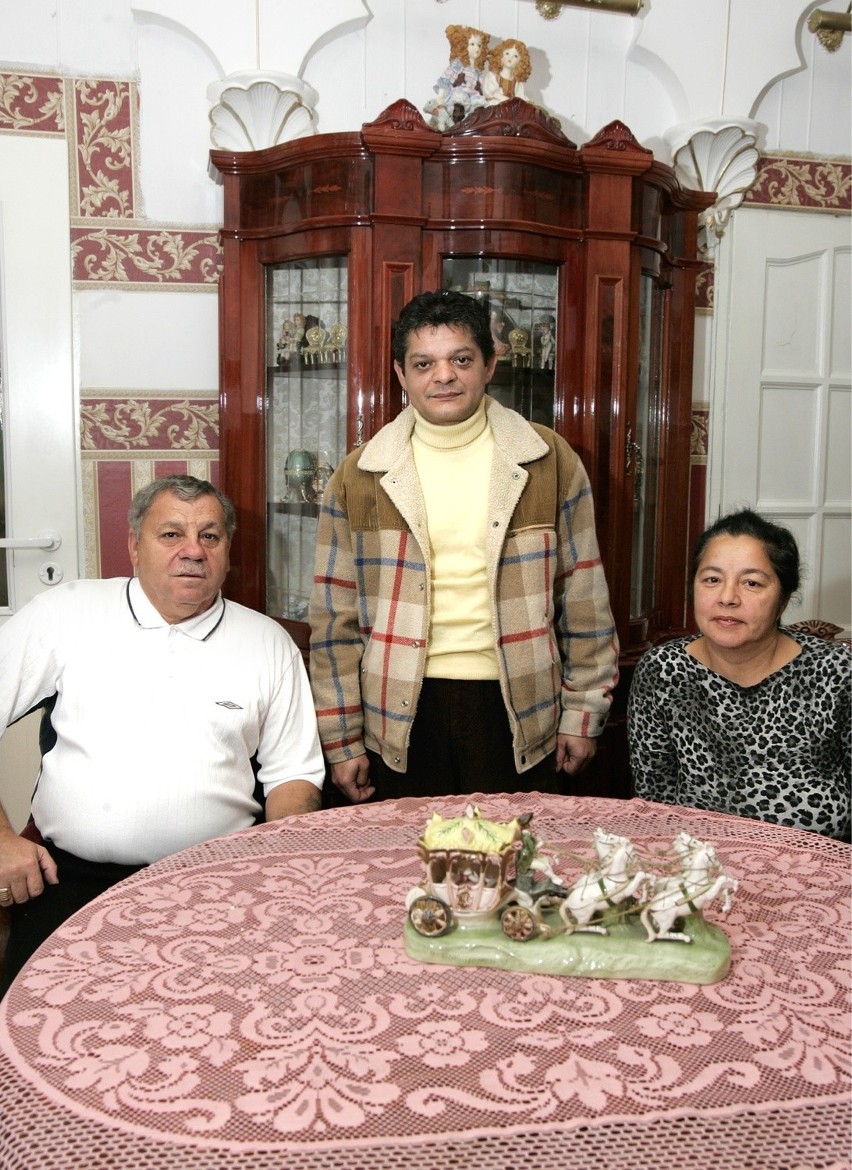 Wroclaw 29-10-2007. romska rodzina z brochowa bozena i...
