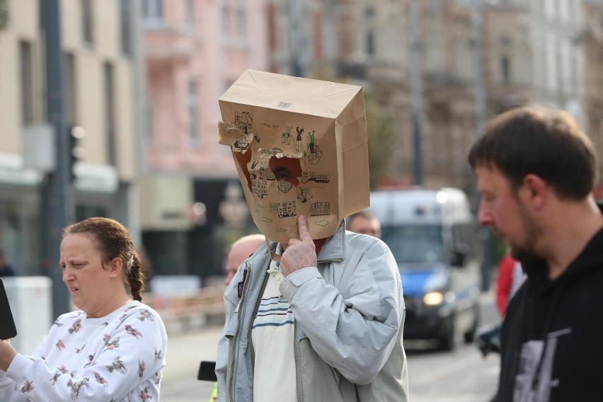 Manifestacje osób, które nie wierzą w pandemię koronawirusa,...