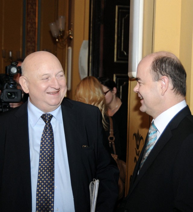 Od lewej: Józef Oleksy i Jacek Janiszewski (organizator imprezy). - Potrzeba nam partnerstwa ze Wschodem