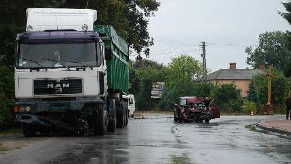 Komarówka Podlaska: Zderzenie daewoo z ciężarowym manem