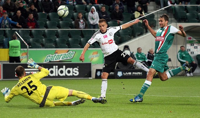 Legia Warszawa zasłużenie przewodzi w rozgrywkach, z serią pięciu kolejnych zwycięstw