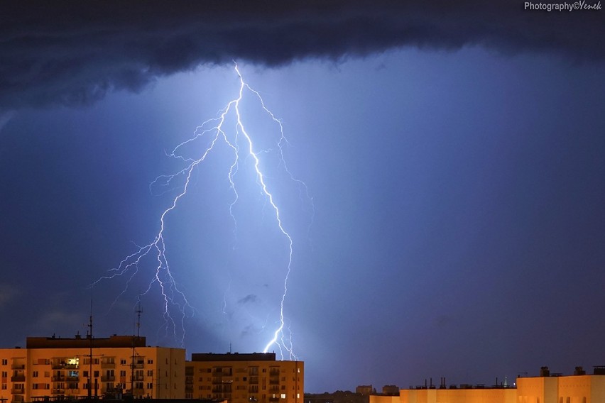 Wyładowania atmosferyczne to zjawisko piękne i niebezpieczne...