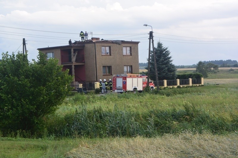 Trąba powietrzna przeszłą przez Gaszowice. W usuwaniu...