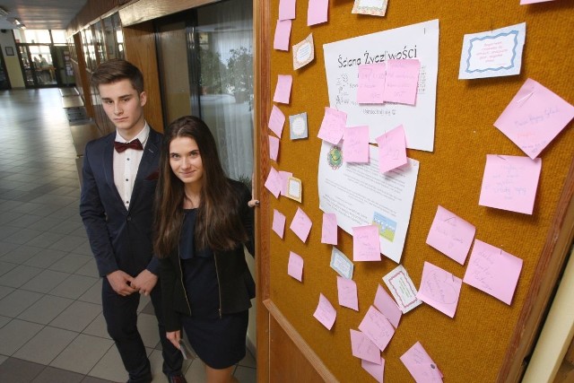 Ola i Mateusz z IV Liceum w Kielcach także zamieścili na tablicy informację skłaniającą do uśmiechu.