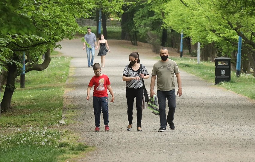 Od 10 października nawet 30 tys. zł kary za spacer bez...