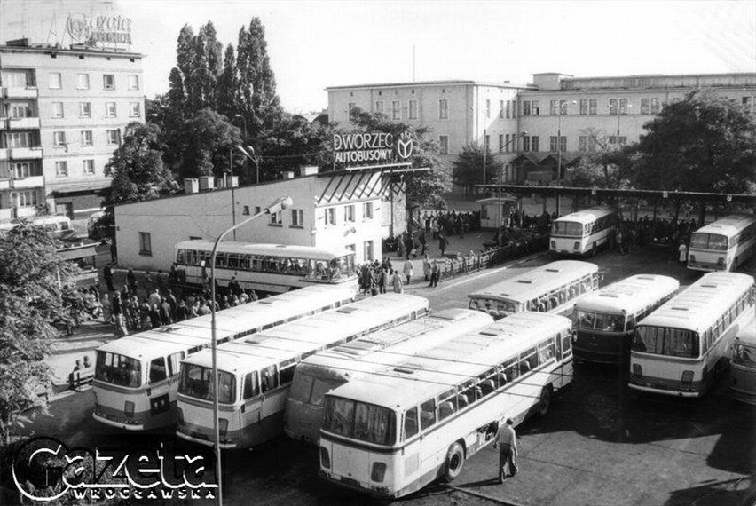 Obsługiwał m.in. popularne w PRL-u autobusy Jelcz 043E...