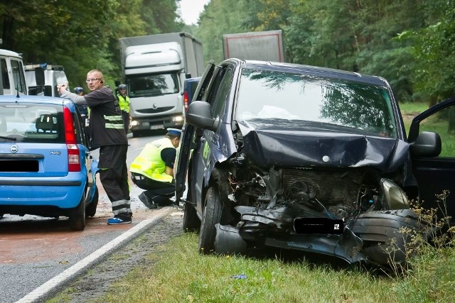 59-letniemu sprawcy wypadku zatrzymano prawo jazdy. Ruch na krajowej "10" odbywa się już normalnie