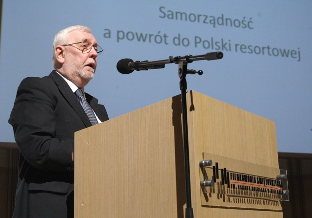 Gościem specjalnym Forum Samorządowego w Kielcach był sędzia Jerzy Stępień.