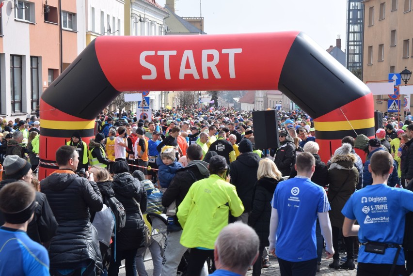 11 PANAS PÓŁMARATON ŚLĘŻAŃSKI - ZDJĘCIA ZE STARTU PÓŁMARATON...