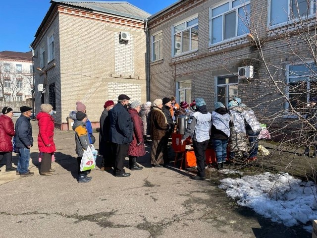 Abp Grzegorz Ryś, metropolita łódzki powołał Komitet pomocy migrantom, ofiarom wojny na Ukrainie. Natomiast w niedziele o godzinie 19.00 będzie przewodniczył w łódzkiej katedrze mszy św. w intencji pokoju na Ukrainie.