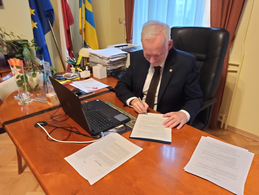 Prezydent Tarnobrzeg Dariusz Bożek podpisał 15 grudnia list...