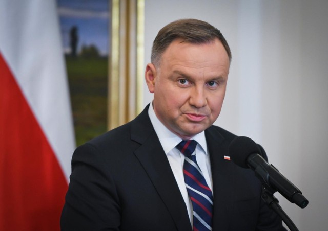 80. rocznica powstania "Żegoty". Prezydent Andrzej Duda: Przeciwstawiając się potwornemu złu i krzywdzie, śmierci i cierpieniu, potajemnie toczyli walkę z hitlerowskim rasizmem i antysemityzmem, który stworzył system przemysłowej eksterminacji i przyniósł na naszą ziemię swoje fabryki śmierci.