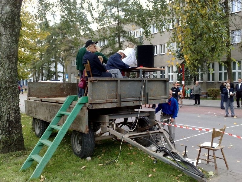 Trybuna honorowa w centrum Sokółki