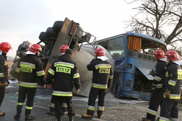 Do tragicznego zderzenia cysterny z autobusem doszło w środę, 2 grudnia.