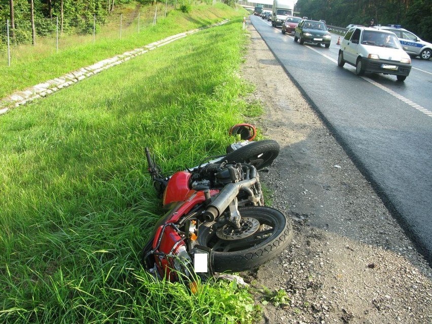Tragiczny wypadek. 19-letni motocyklista poniósł śmierć na miejscu (zdjęcia)